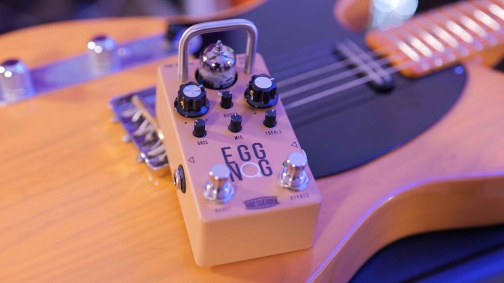 The Tubesteader Eggnog is loaded with a real 12AX7 Tube/Valve